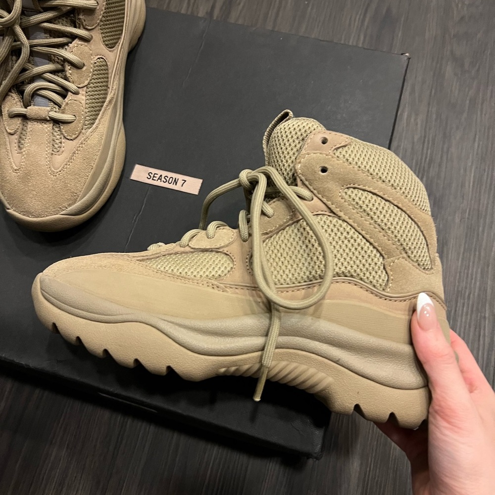 YEEZY SEASON 7 boots in box mens 6.5/ w 8